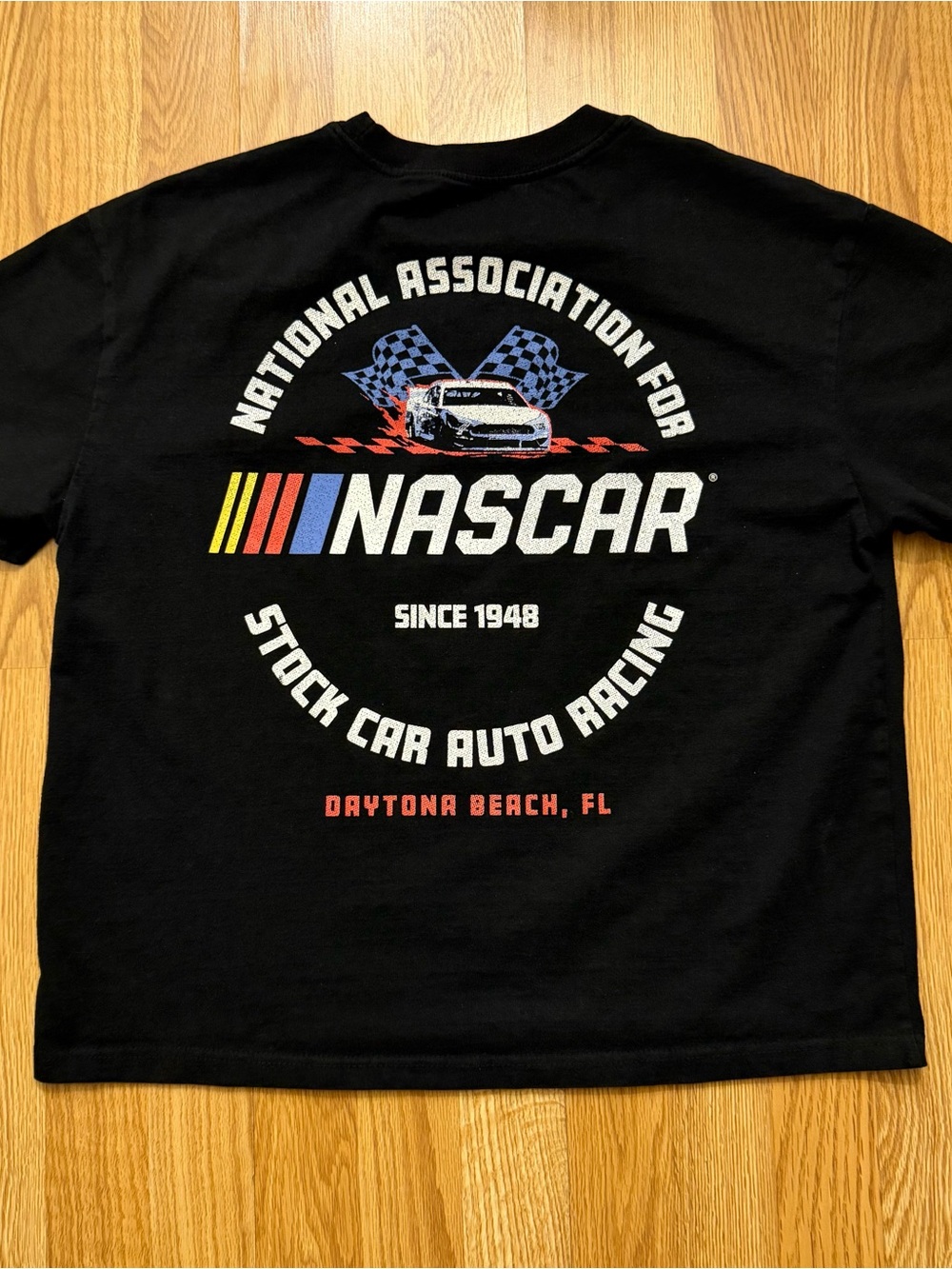 Nascar Black Short Sleeve Logo Tee Daytona Beach Men’s Size Small Chest Emblem